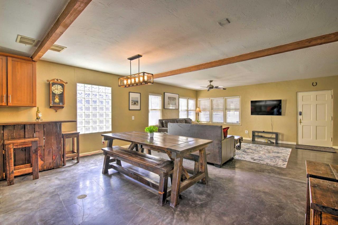 Central Phoenix Cottage With Private Yard! 外观 照片