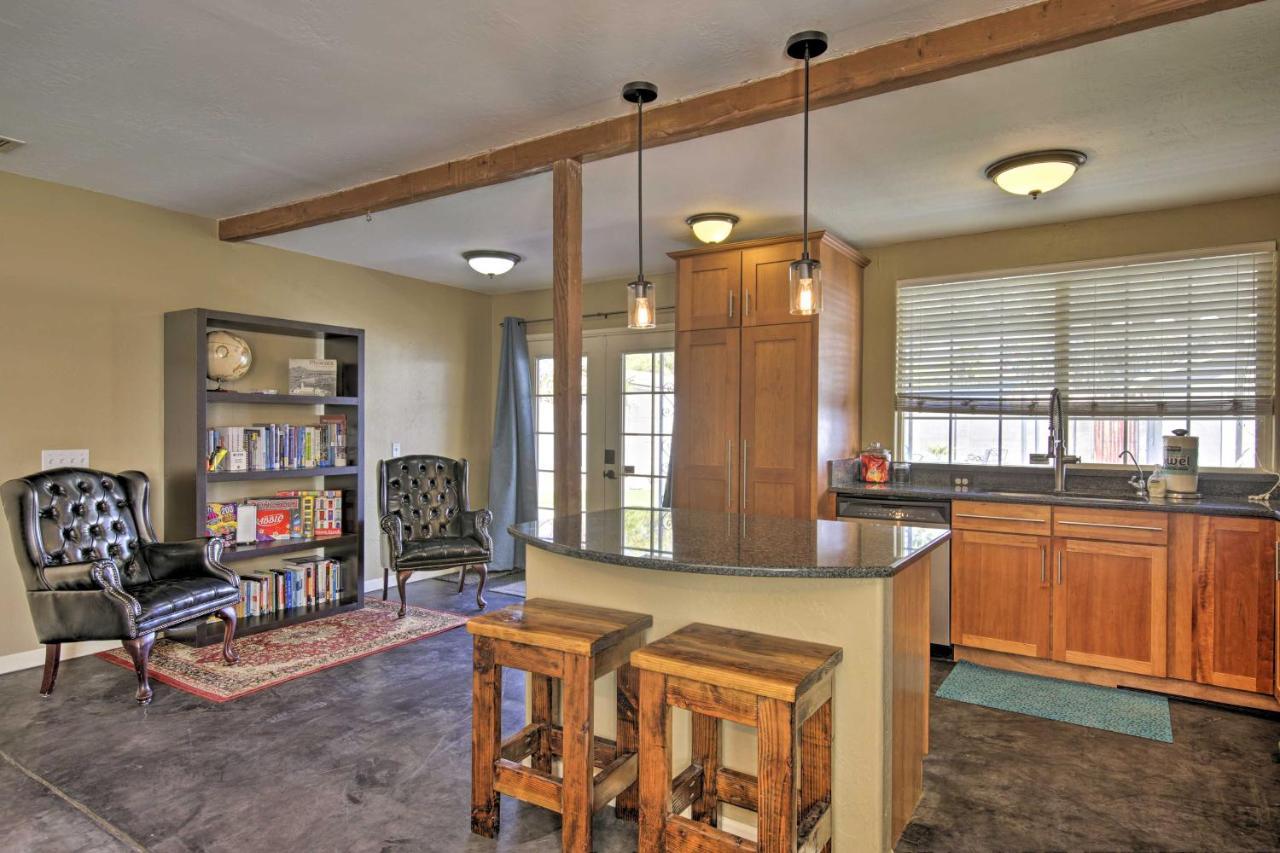 Central Phoenix Cottage With Private Yard! 外观 照片